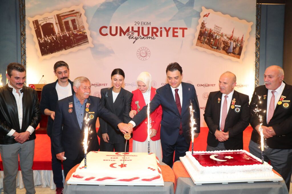 Tokat’ta Coşkulu Cumhuriyet Bayramı Kabul Töreni